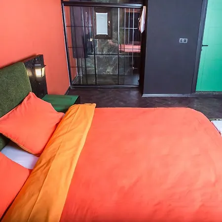 Black Mansion Apartment *